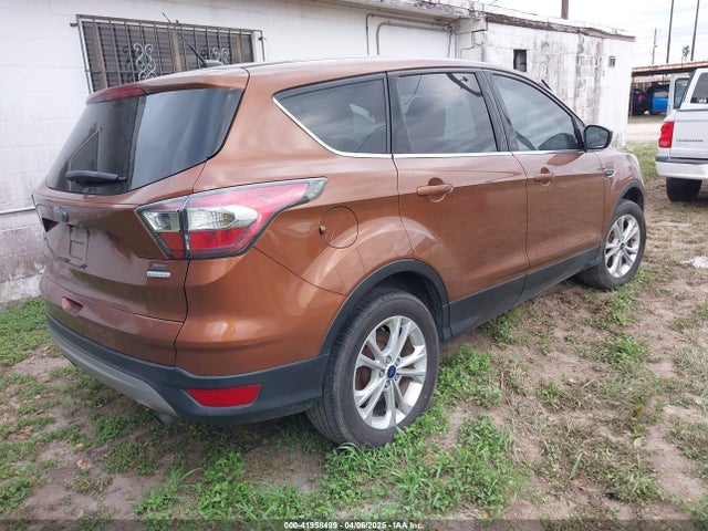1FMCU0GD8HUA44225 Ford ESCAPE SE
