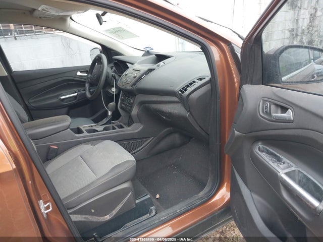 1FMCU0GD8HUA44225 Ford ESCAPE SE
