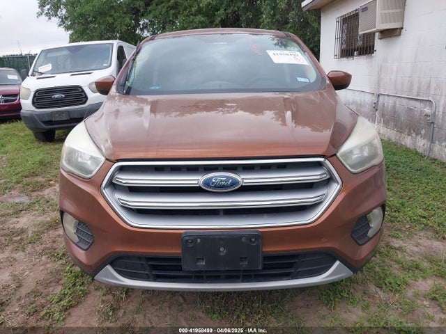 1FMCU0GD8HUA44225 Ford ESCAPE SE