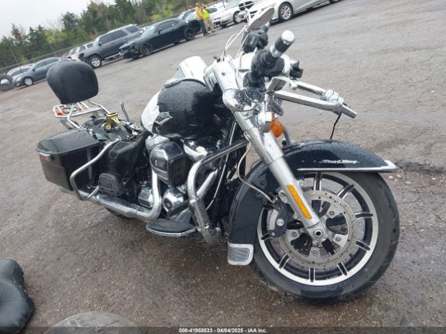 2018 HARLEY-DAVIDSON FLHR 1HD1FBC31JB674666