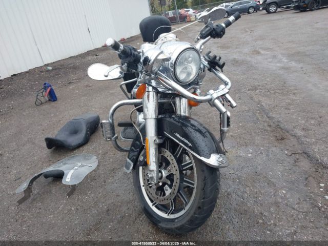 2018 HARLEY-DAVIDSON FLHR 1HD1FBC31JB674666 Photo 4