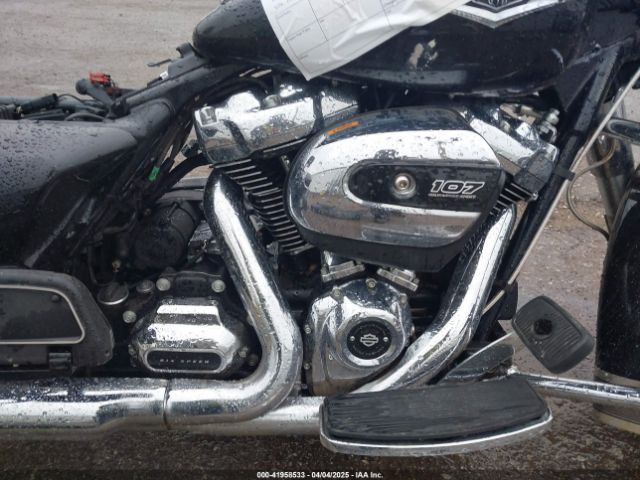 2018 HARLEY-DAVIDSON FLHR 1HD1FBC31JB674666 Photo 7