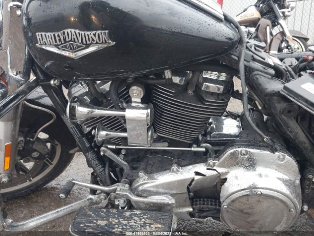 2018 HARLEY-DAVIDSON FLHR 1HD1FBC31JB674666 Photo 8