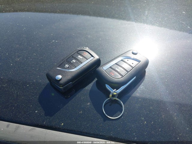 JTDEPMAE0NJ207606 Toyota COROLLA LE