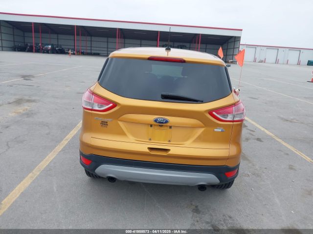1FMCU9GX1GUC59233 Ford ESCAPE SE