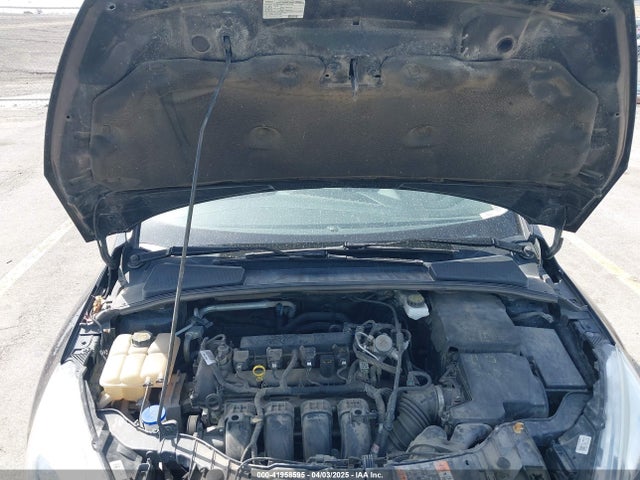 1FADP3J25JL221338 Ford Focus Titanium
