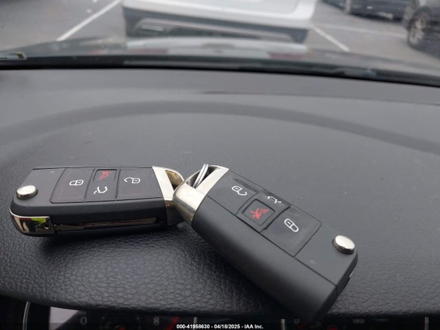 3VW547AU0JM297576 Volkswagen Golf GTI