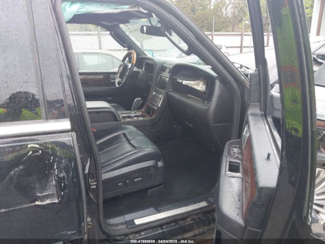 5LMJJ2HT3HEL04748 Lincoln Navigator Select
