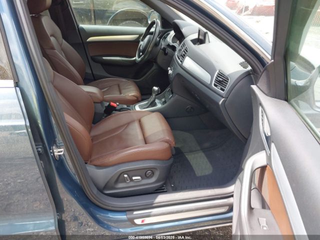 WA1JCCFS8JR014631 Audi Q3 2.0t Premium/2.0t Sport Premium