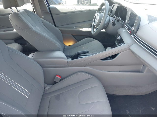 KMHLM4AG5MU073105 Hyundai ELANTRA SEL