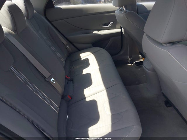 KMHLM4AG5MU073105 Hyundai ELANTRA SEL