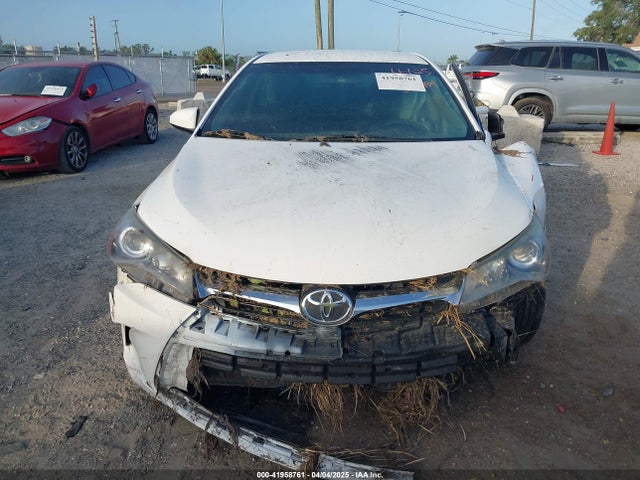4T1BF1FK1HU722048 Toyota CAMRY SE