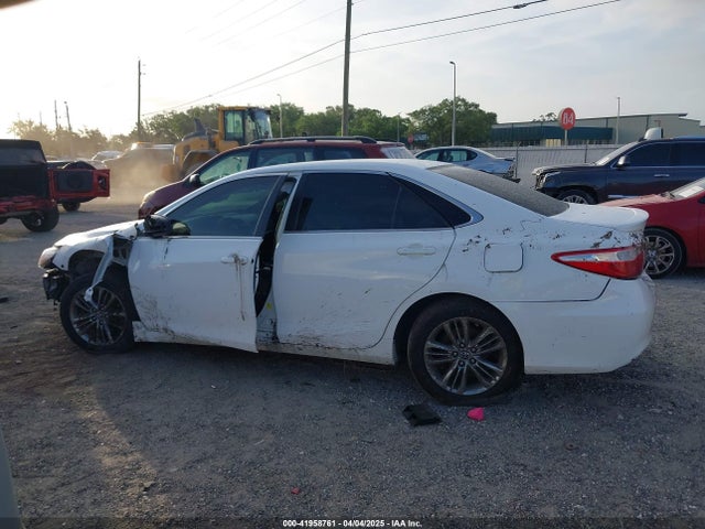 4T1BF1FK1HU722048 Toyota CAMRY SE