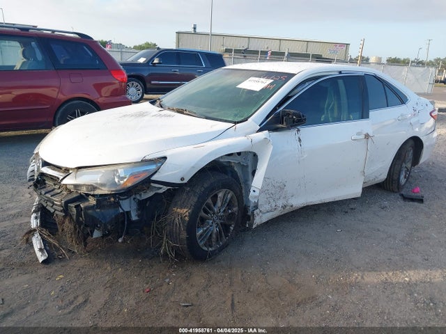 4T1BF1FK1HU722048 Toyota CAMRY SE