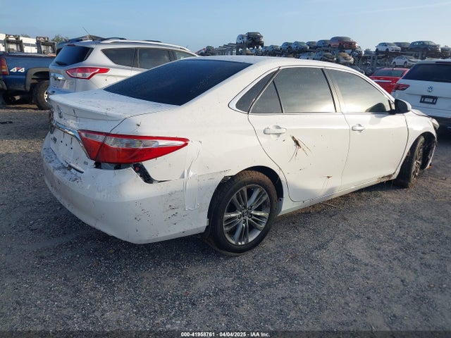 4T1BF1FK1HU722048 Toyota CAMRY SE