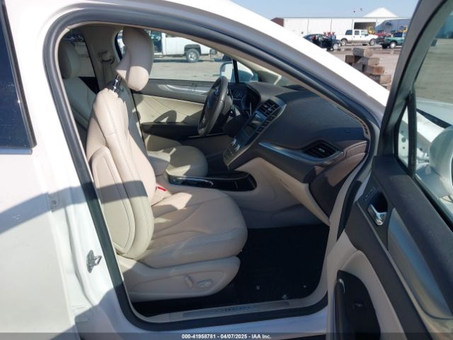 2019 LINCOLN MKC 5LMCJ1C92KUL35937 Photo 4