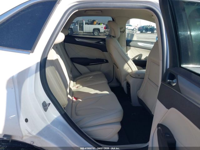 2019 LINCOLN MKC 5LMCJ1C92KUL35937 Photo 7
