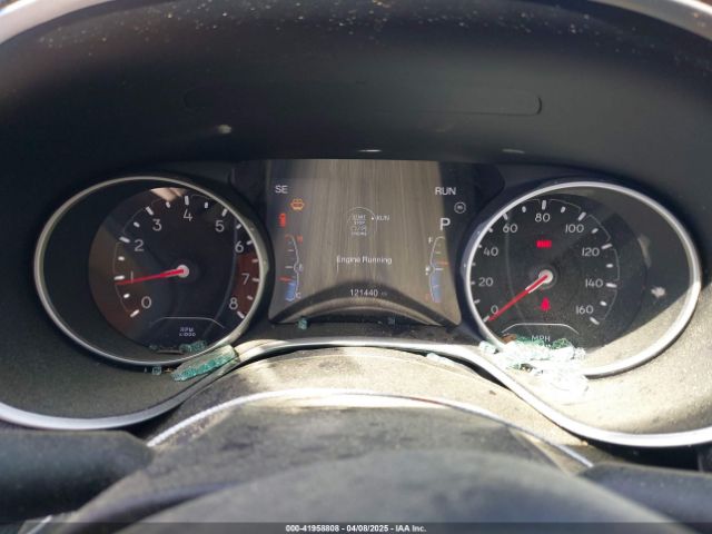3C4NJCBBXJT193295 Jeep Compass Latitude Fwd