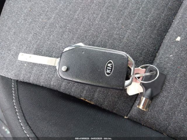 KNDJ23AU8L7002091 KIA SOUL S