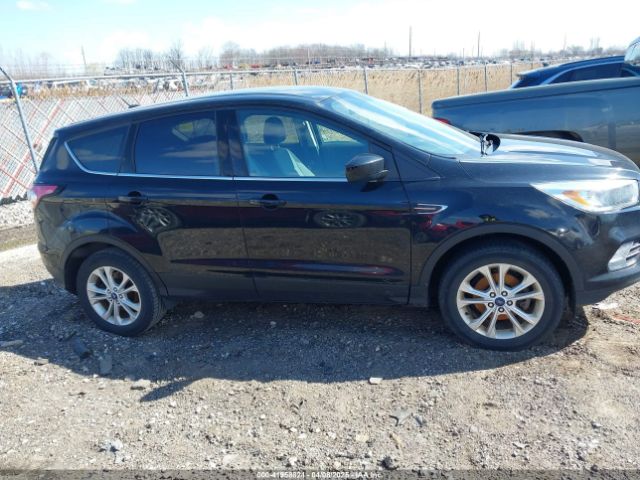 1FMCU0GD5HUD27584 Ford ESCAPE SE