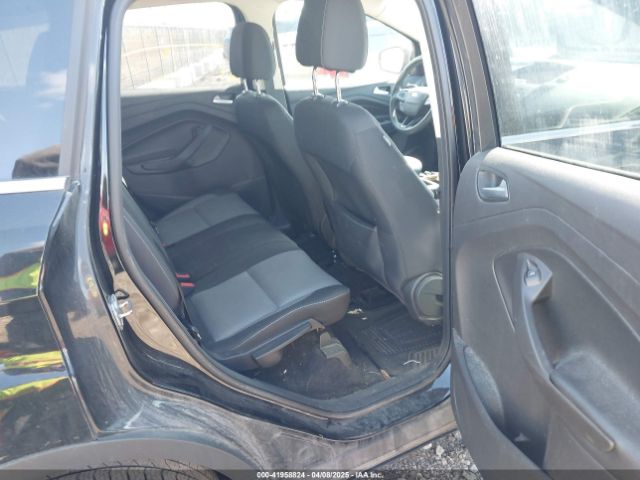 1FMCU0GD5HUD27584 Ford ESCAPE SE
