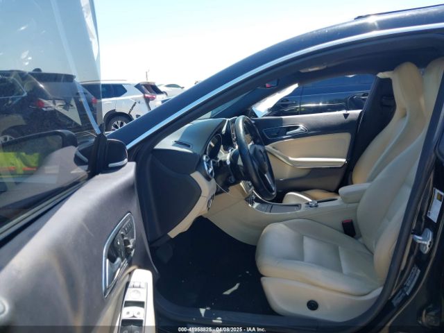 WDDSJ4GB2EN072371 Mercedes-Benz CLA 250 4MATIC