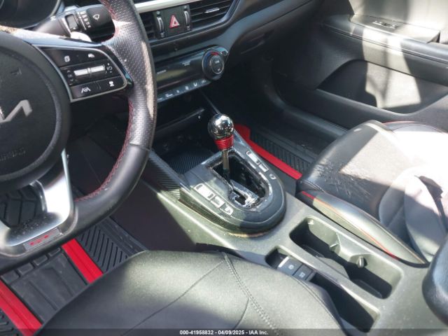 3KPF44AC9NE456303 KIA FORTE GT