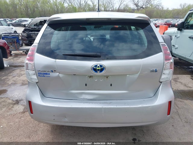 Toyota Prius V Two 2015 JTDZN3EU7FJ025812 Image 16