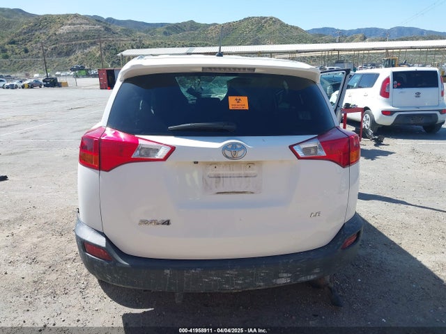 2T3ZFREV4FW229428 Toyota RAV4 LE