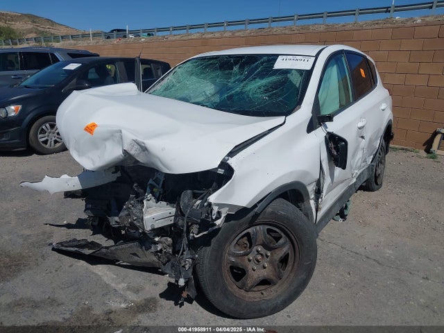 2T3ZFREV4FW229428 Toyota RAV4 LE