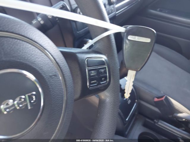 1C4NJPBA3GD814891 Jeep Patriot Sport