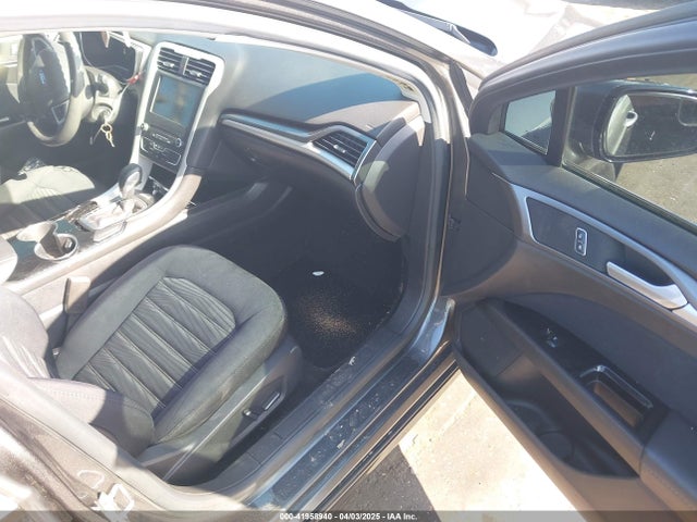 1FA6P0HD7G5132981 Ford FUSION SE