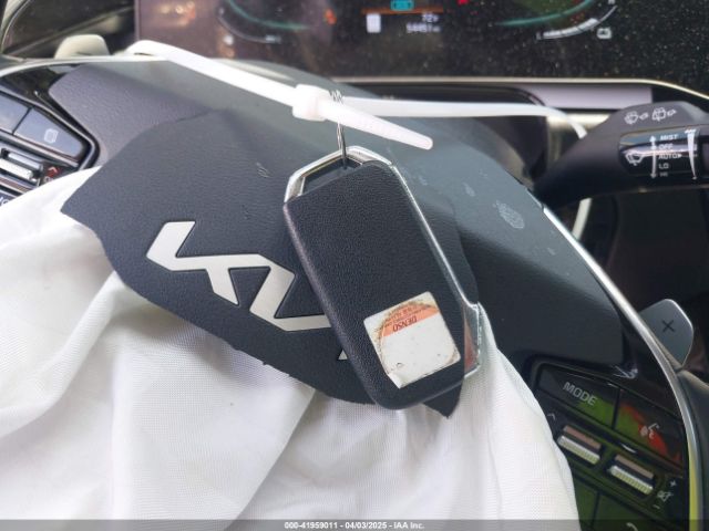 KNDCR3LE3P5051369 KIA NIRO EX