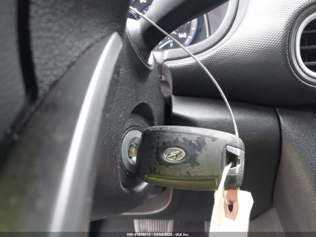 2019 HYUNDAI KONA KM8K12AA7KU221448 Photo 10