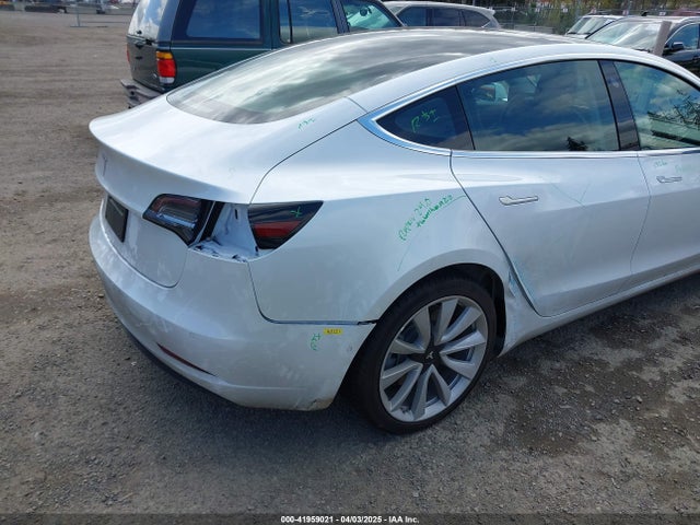 2019 TESLA MODEL 3 5YJ3E1EA2KF437900 Photo 5