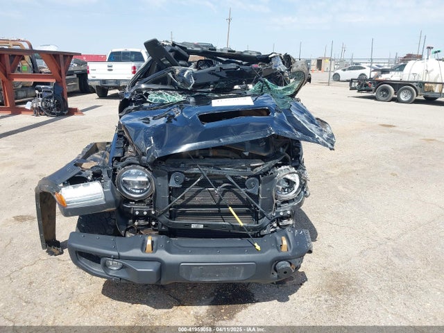 1C4JJXSJXNW213946 Jeep Wrangler Unlimited Rubicon 392 4x4