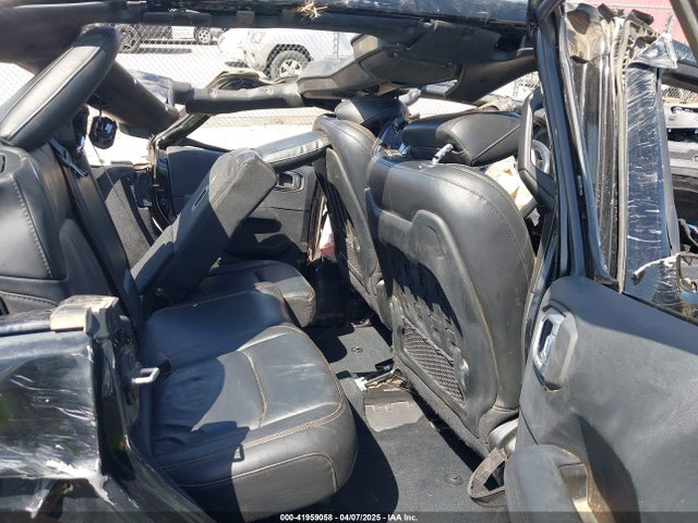 1C4JJXSJXNW213946 Jeep Wrangler Unlimited Rubicon 392 4x4