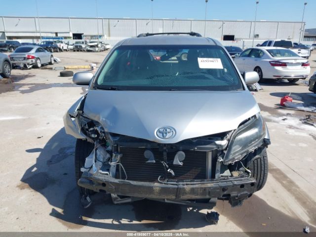 5TDXK3DC7FS684341 Toyota Sienna Se 8 Passenger
