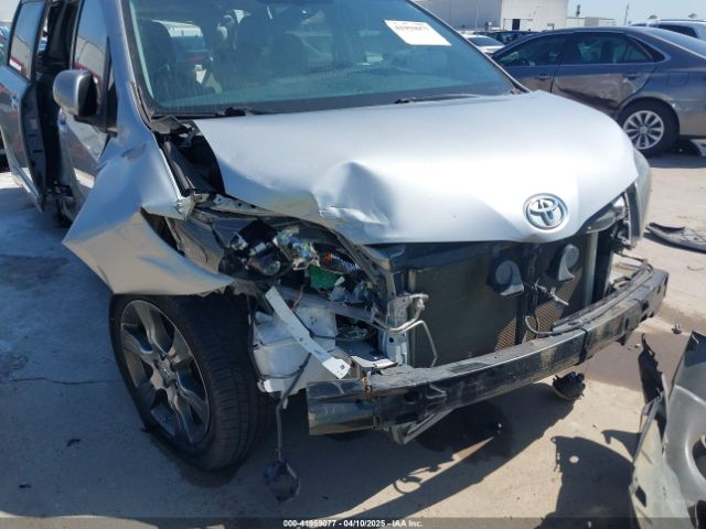 5TDXK3DC7FS684341 Toyota Sienna Se 8 Passenger