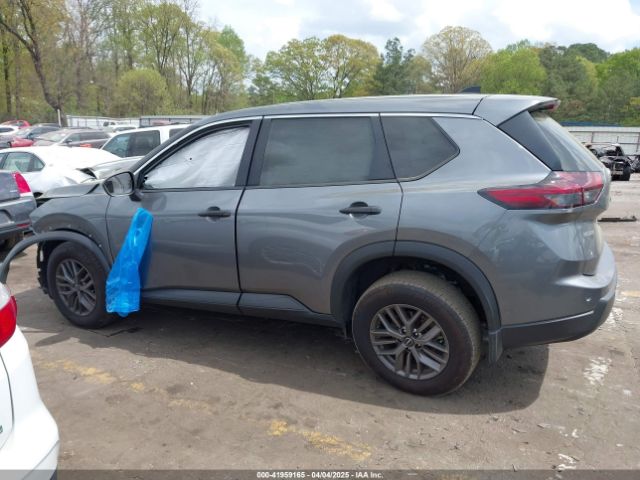 5N1BT3AA4RC735385 Nissan Rogue S Fwd
