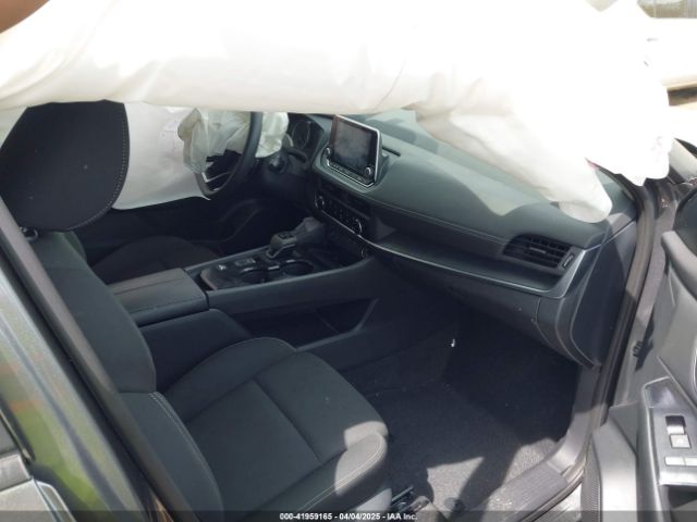 5N1BT3AA4RC735385 Nissan Rogue S Fwd