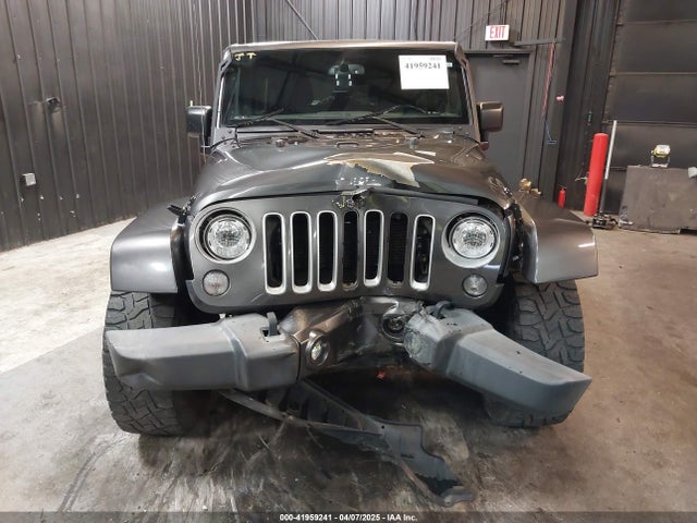 1C4BJWEG5HL746971 Jeep Wrangler Unlimited Sahara 4x4