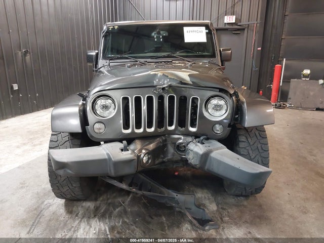 1C4BJWEG5HL746971 Jeep Wrangler Unlimited Sahara 4x4