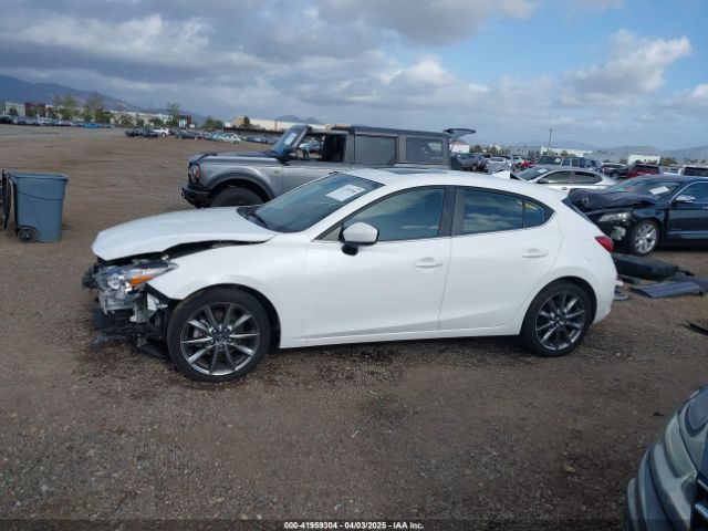 3MZBN1L31JM225108 Mazda Mazda3 Touring