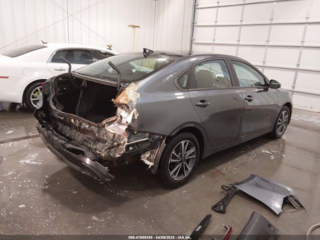 3KPF24AD1PE558342 KIA Forte Lxs