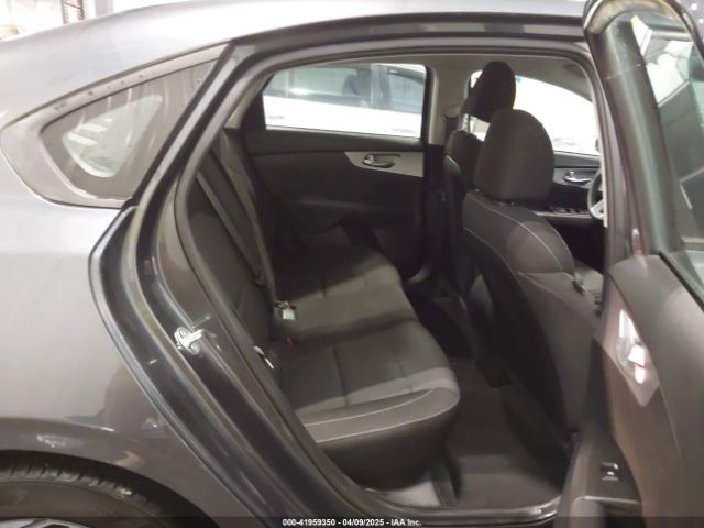 3KPF24AD1PE558342 KIA Forte Lxs