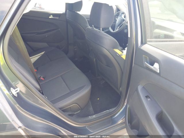KM8J23A4XKU886465 Hyundai TUCSON SE