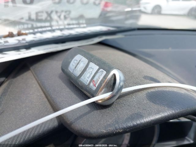 3MYDLBYV5JY322453 Toyota YARIS IA