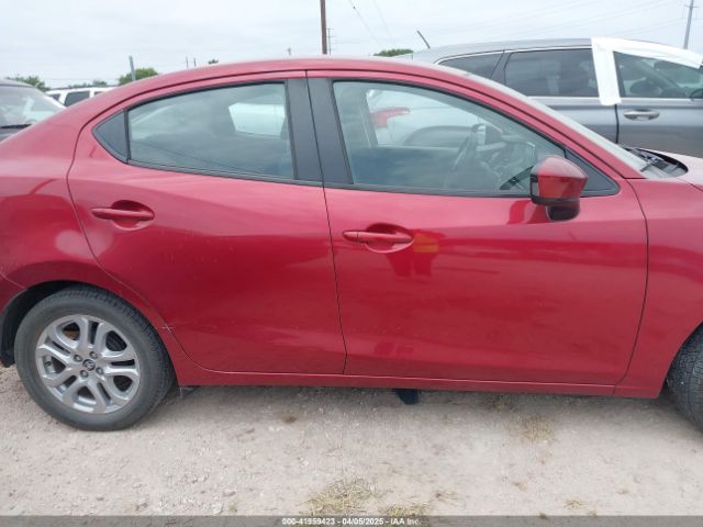 3MYDLBYV5JY322453 Toyota YARIS IA