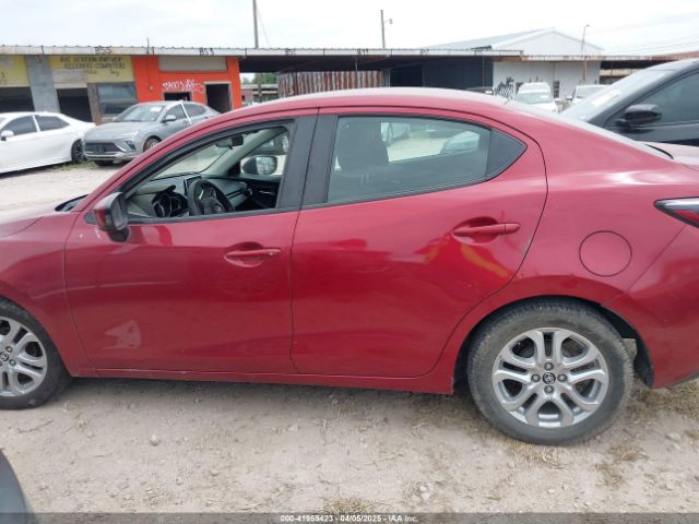 3MYDLBYV5JY322453 Toyota YARIS IA